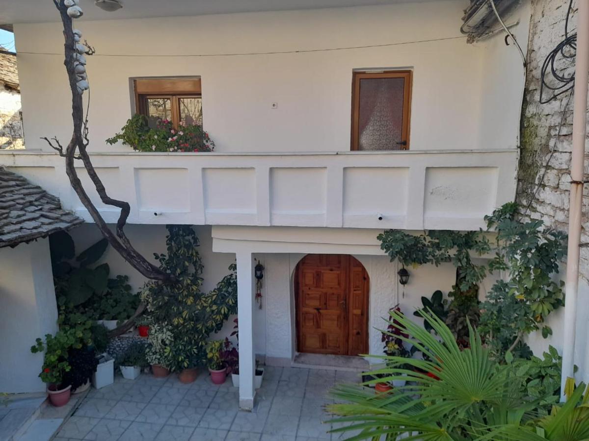 Sokolli Guest House Gjirokastra Zewnętrze zdjęcie
