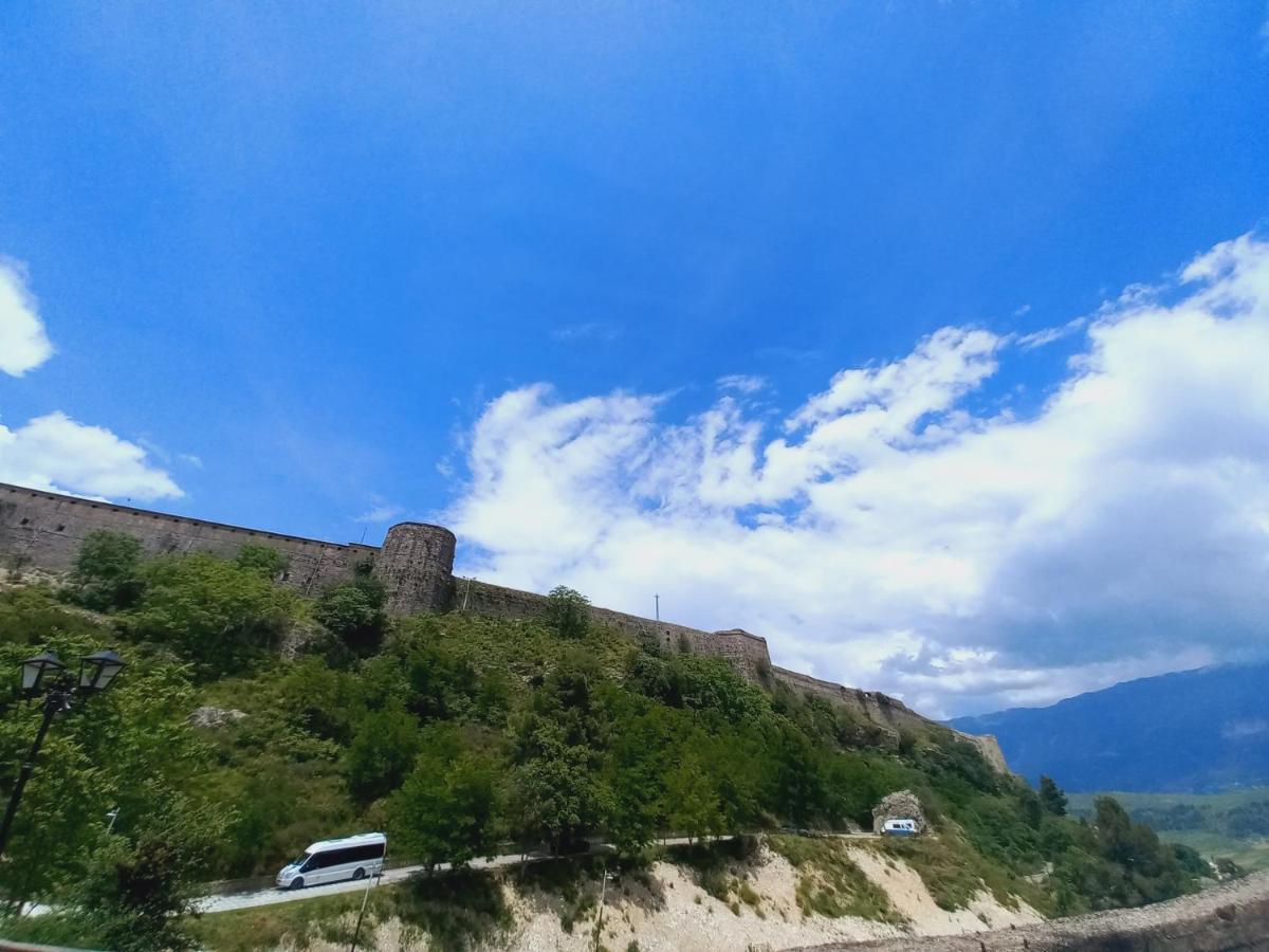 Sokolli Guest House Gjirokastra Zewnętrze zdjęcie