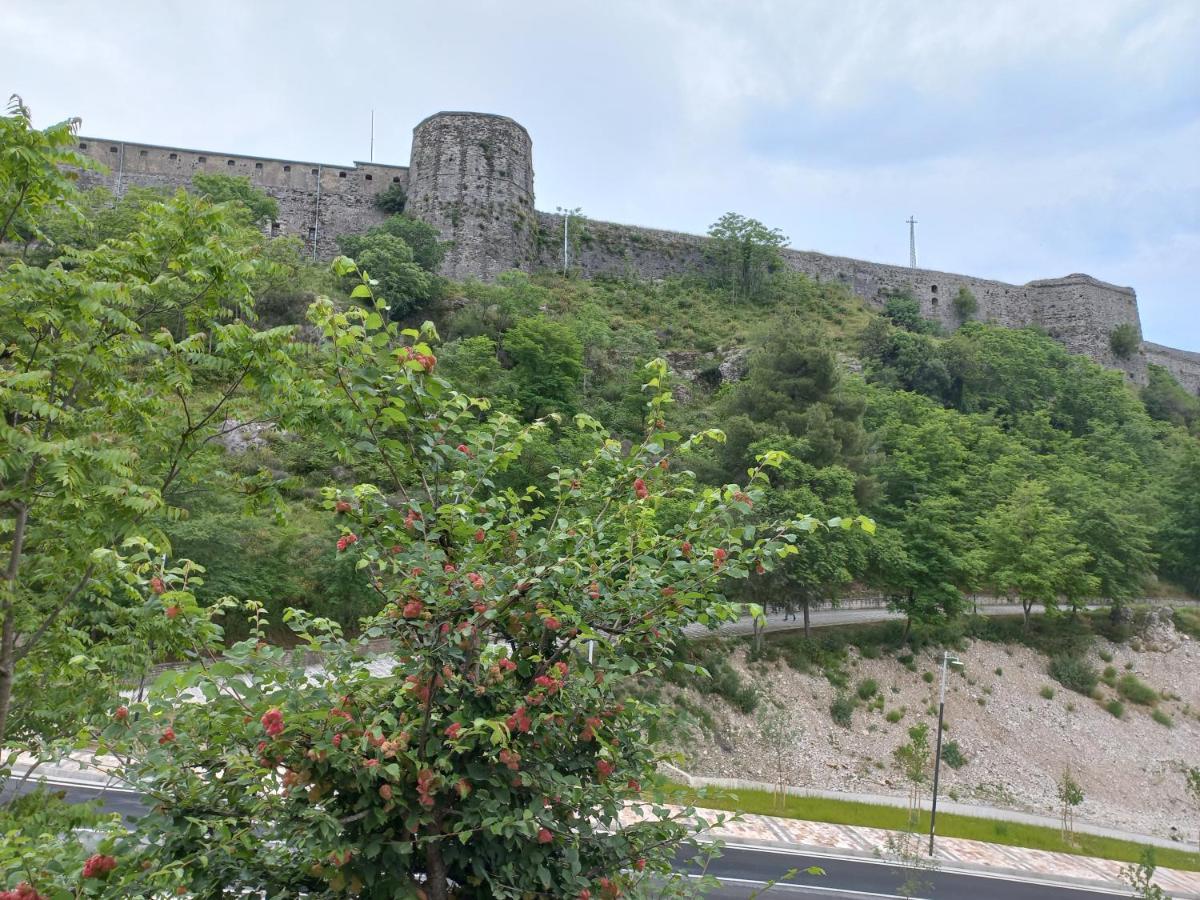 Sokolli Guest House Gjirokastra Zewnętrze zdjęcie