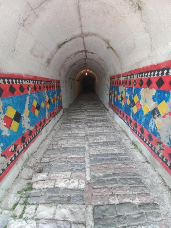 Sokolli Guest House Gjirokastra Zewnętrze zdjęcie
