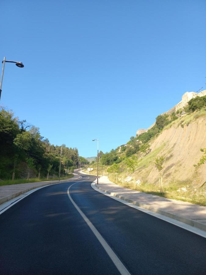 Sokolli Guest House Gjirokastra Zewnętrze zdjęcie