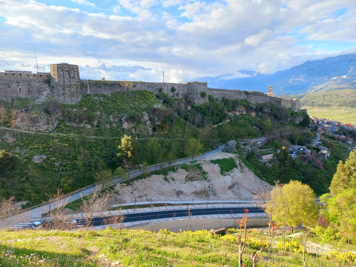 Sokolli Guest House Gjirokastra Zewnętrze zdjęcie