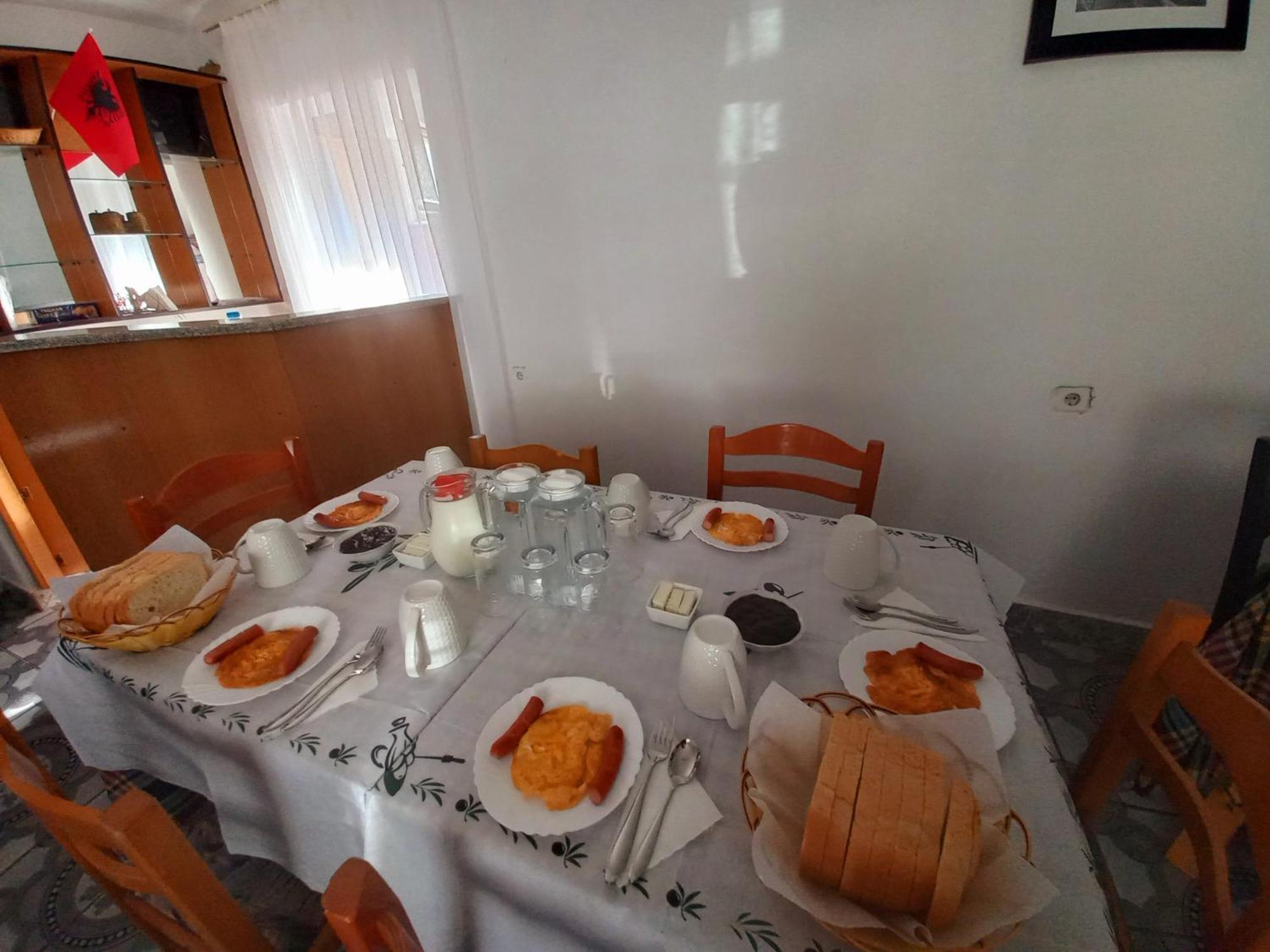 Sokolli Guest House Gjirokastra Zewnętrze zdjęcie